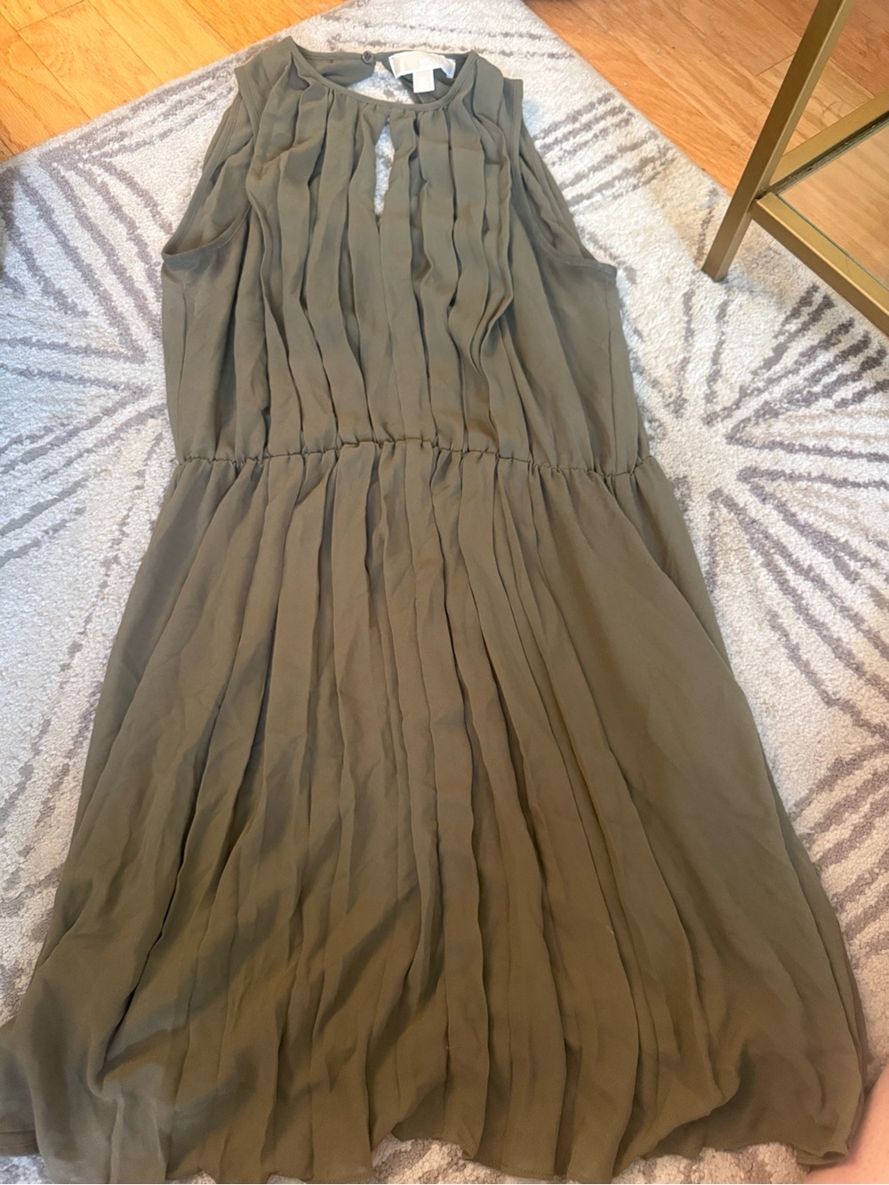 Michael Kors Olive Pleated Sleeveless dress - Picture 3 of 3